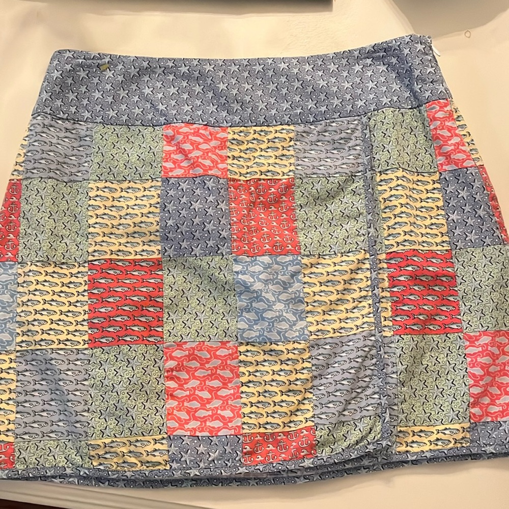 Cute skirt Vineyard Vines  cute pattern
